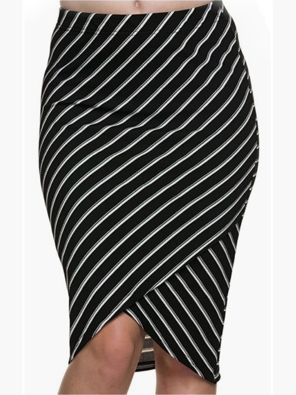 Fitted Wrap Black & White Stripes Envelope Pull-on Elastic Waist Wrap Skirt NWOT